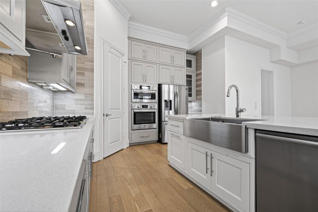 2713 Kinsley Oaks Drive, Houston, TX 77007