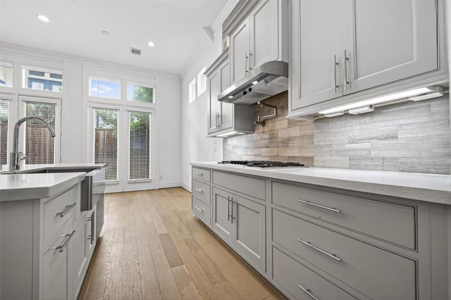 2713 Kinsley Oaks Drive, Houston, TX 77007