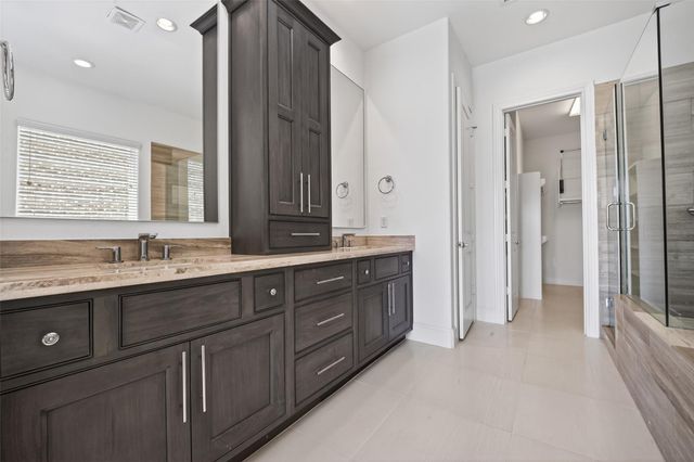 2713 Kinsley Oaks Drive, Houston, TX 77007