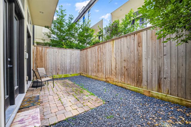 2713 Kinsley Oaks Drive, Houston, TX 77007
