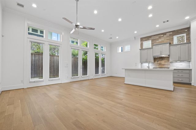 2713 Kinsley Oaks Drive, Houston, TX 77007