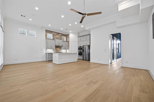 2713 Kinsley Oaks Drive, Houston, TX 77007