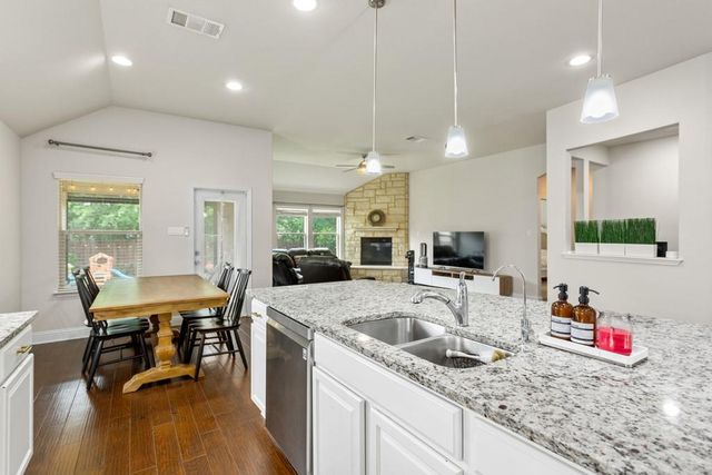 1916 Elaina LOOP, Leander, TX 78641
