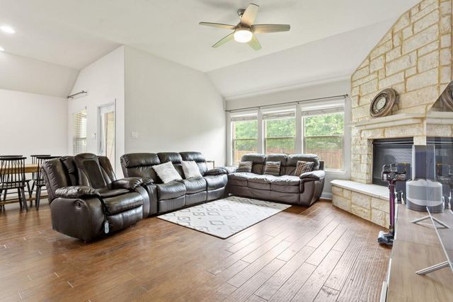 1916 Elaina LOOP, Leander, TX 78641