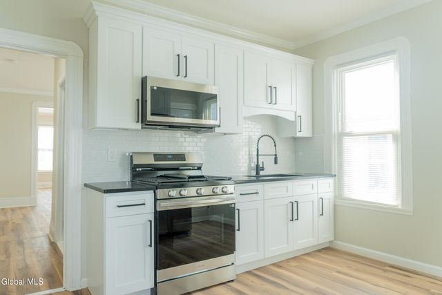 79 Western Parkway, Schenectady, NY 12304