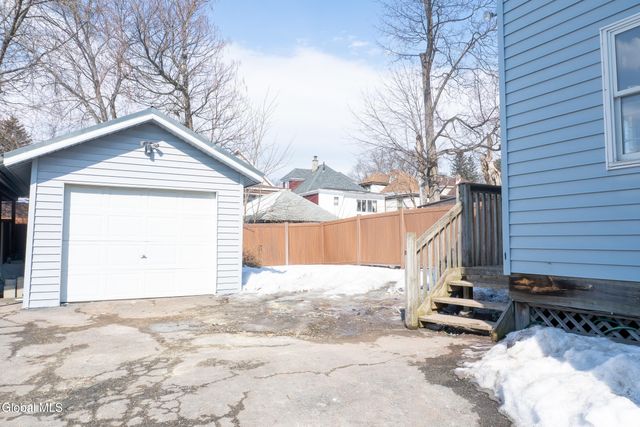 79 Western Parkway, Schenectady, NY 12304