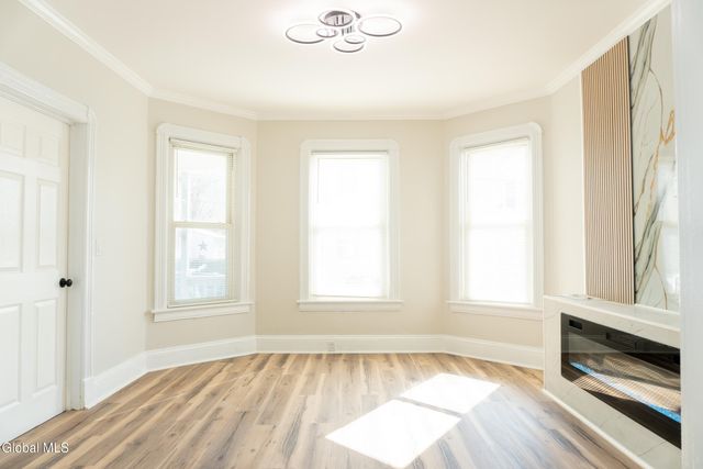 79 Western Parkway, Schenectady, NY 12304