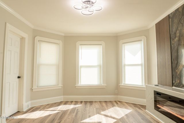 79 Western Parkway, Schenectady, NY 12304