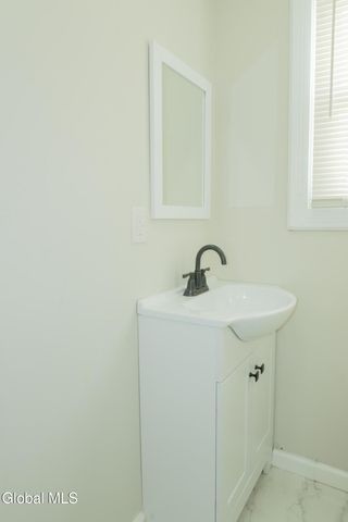 79 Western Parkway, Schenectady, NY 12304