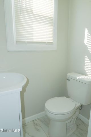 79 Western Parkway, Schenectady, NY 12304