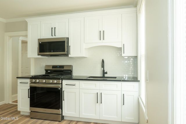 79 Western Parkway, Schenectady, NY 12304