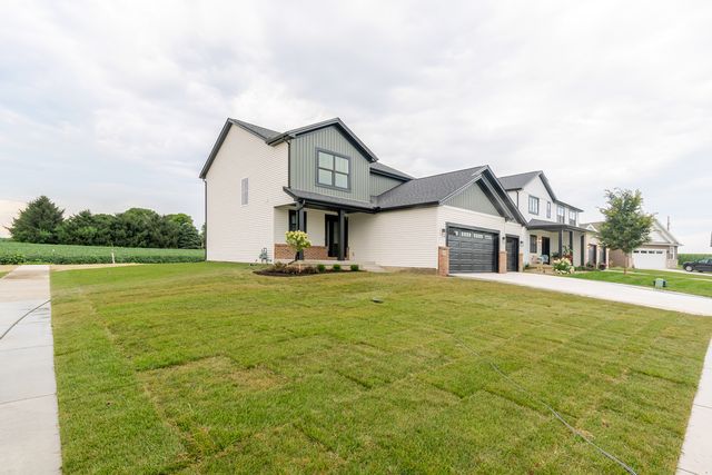 2 Bucktown Court, Bloomington, IL 61705