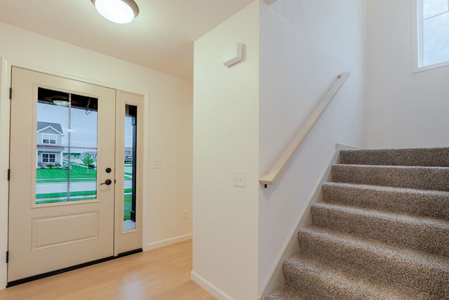 2 Bucktown Court, Bloomington, IL 61705