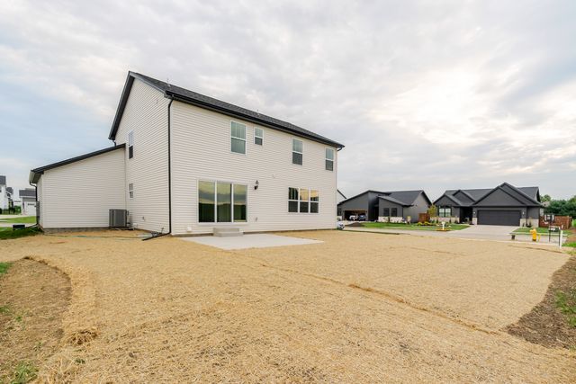 2 Bucktown Court, Bloomington, IL 61705