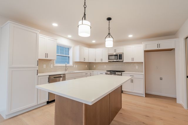 2 Bucktown Court, Bloomington, IL 61705