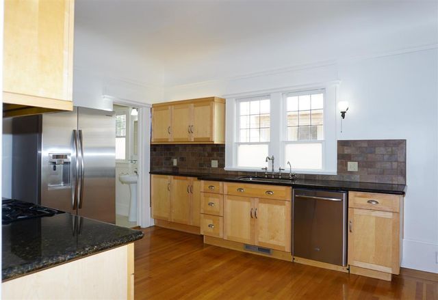 121 E Julian Street, San Jose, CA 95112