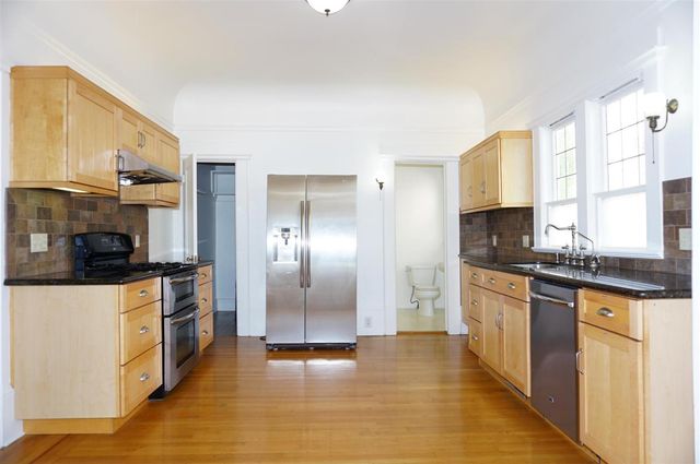 121 E Julian Street, San Jose, CA 95112