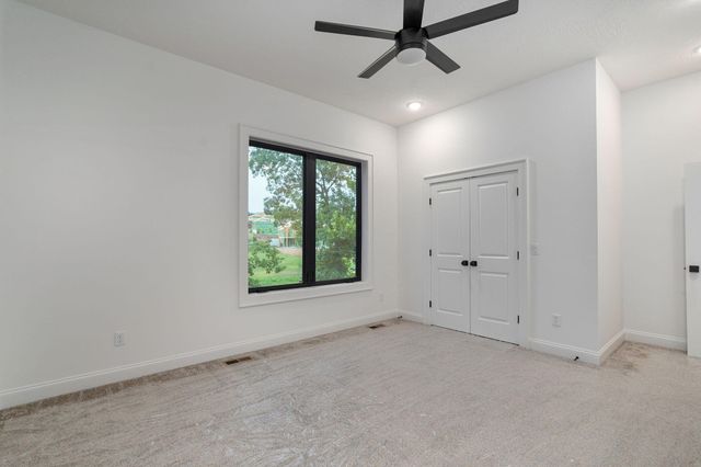 6019 S Dollison Avenue, Springfield, MO 65810