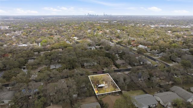 2509 Redleaf LN, Austin, TX 78745