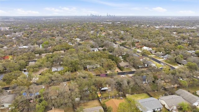 2509 Redleaf LN, Austin, TX 78745