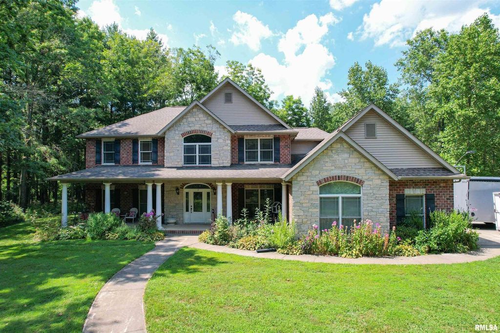 Image 1 of property listing at 4331 Radio Tower Road, Salem, IL 62881