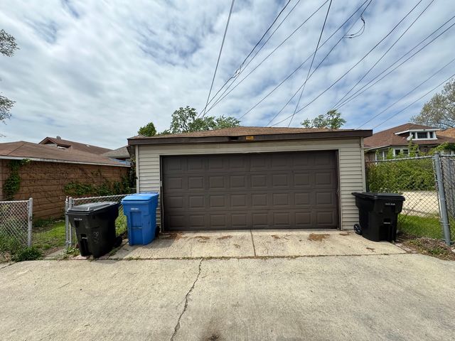 8431 S Dante Avenue, Chicago, IL 60619