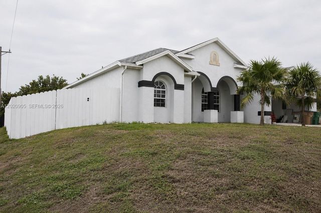 1602 SW 14th St, Cape Coral, FL 33991