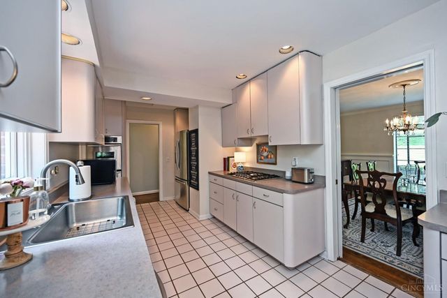101 Linden Drive, Wyoming, OH 45215