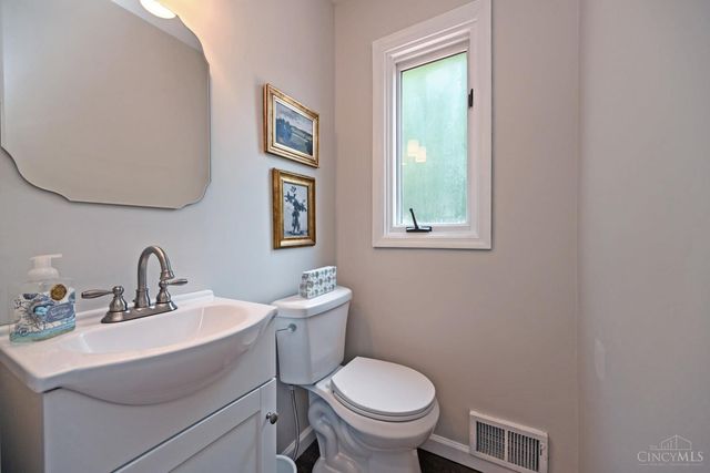 101 Linden Drive, Wyoming, OH 45215