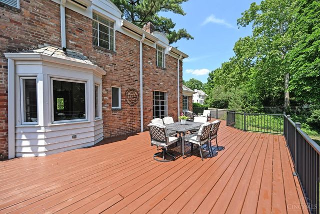 101 Linden Drive, Wyoming, OH 45215