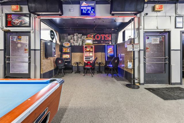 936 15th Avenue, East Moline, IL 61244