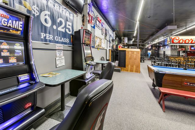 936 15th Avenue, East Moline, IL 61244