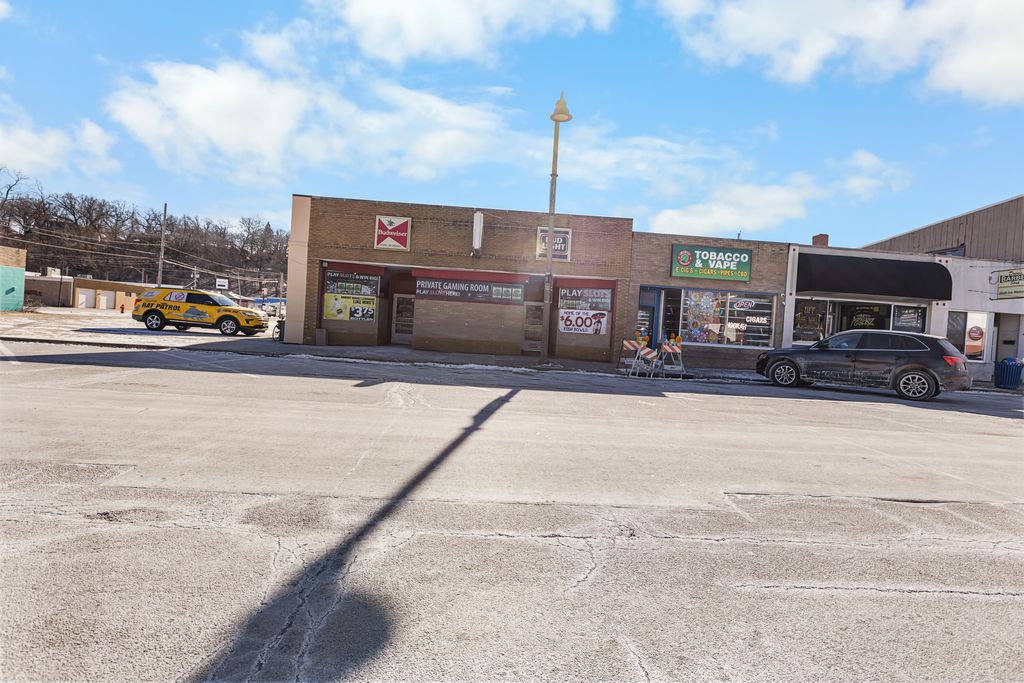 936 15th Avenue, East Moline, IL 61244