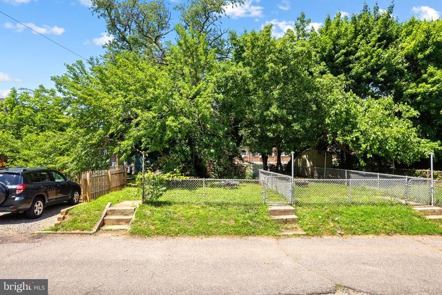 802 E 15TH ST, Chester, PA 19013