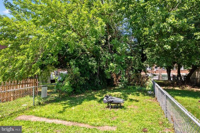 802 E 15TH ST, Chester, PA 19013