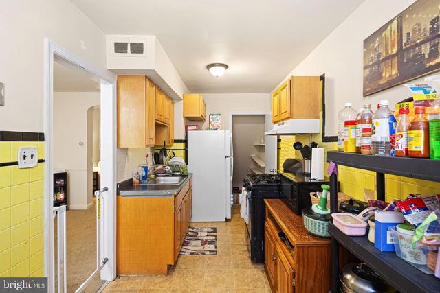 802 E 15TH ST, Chester, PA 19013