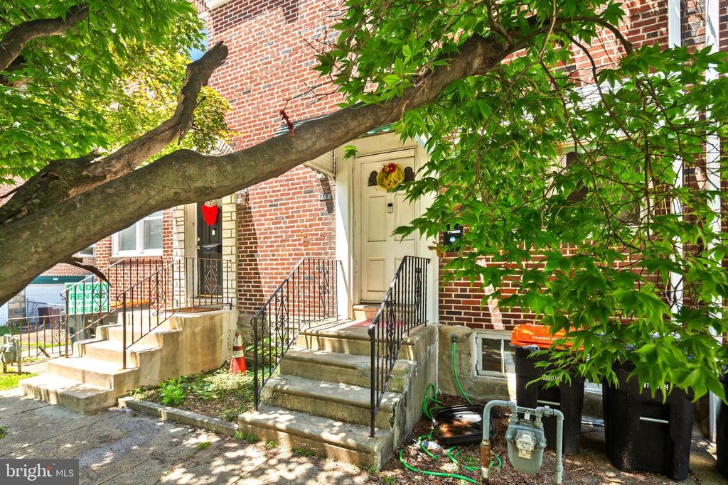 802 E 15TH ST, Chester, PA 19013