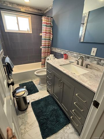 8 Speed Street, Brentwood, NY 11717