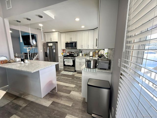 8 Speed Street, Brentwood, NY 11717