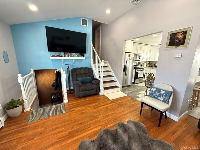 8 Speed Street, Brentwood, NY 11717