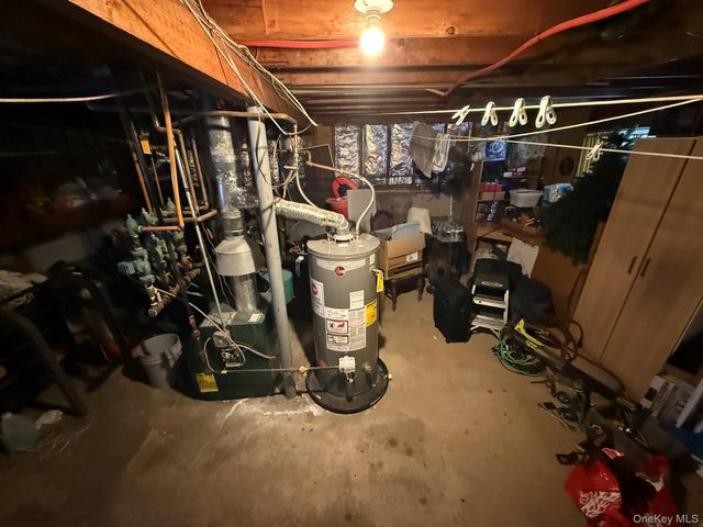 8 Speed Street, Brentwood, NY 11717