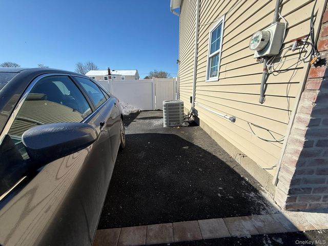 8 Speed Street, Brentwood, NY 11717