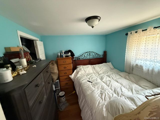 8 Speed Street, Brentwood, NY 11717