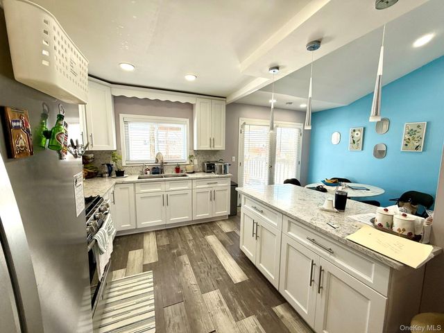 8 Speed Street, Brentwood, NY 11717