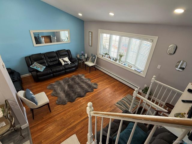 8 Speed Street, Brentwood, NY 11717