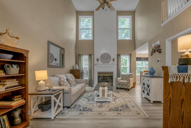 297 Shoreside Drive, Lexington, KY 40515