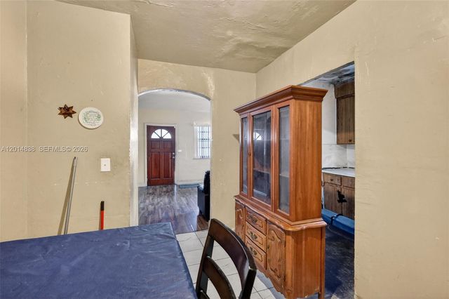 1211 NW 37th St, Miami, FL 33142