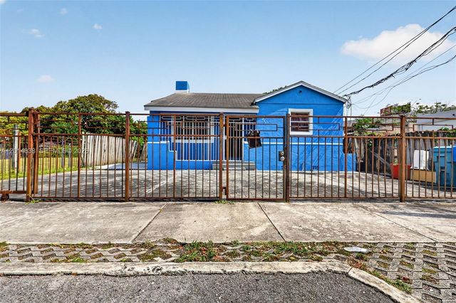 1211 NW 37th St, Miami, FL 33142