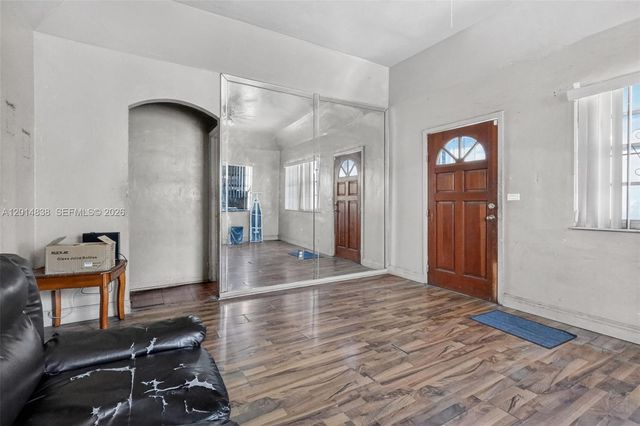1211 NW 37th St, Miami, FL 33142