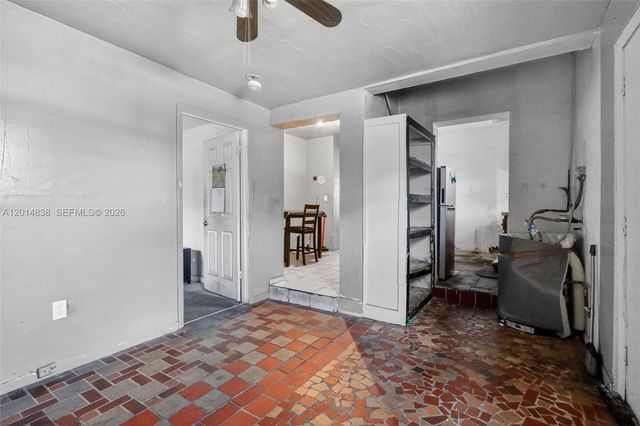 1211 NW 37th St, Miami, FL 33142